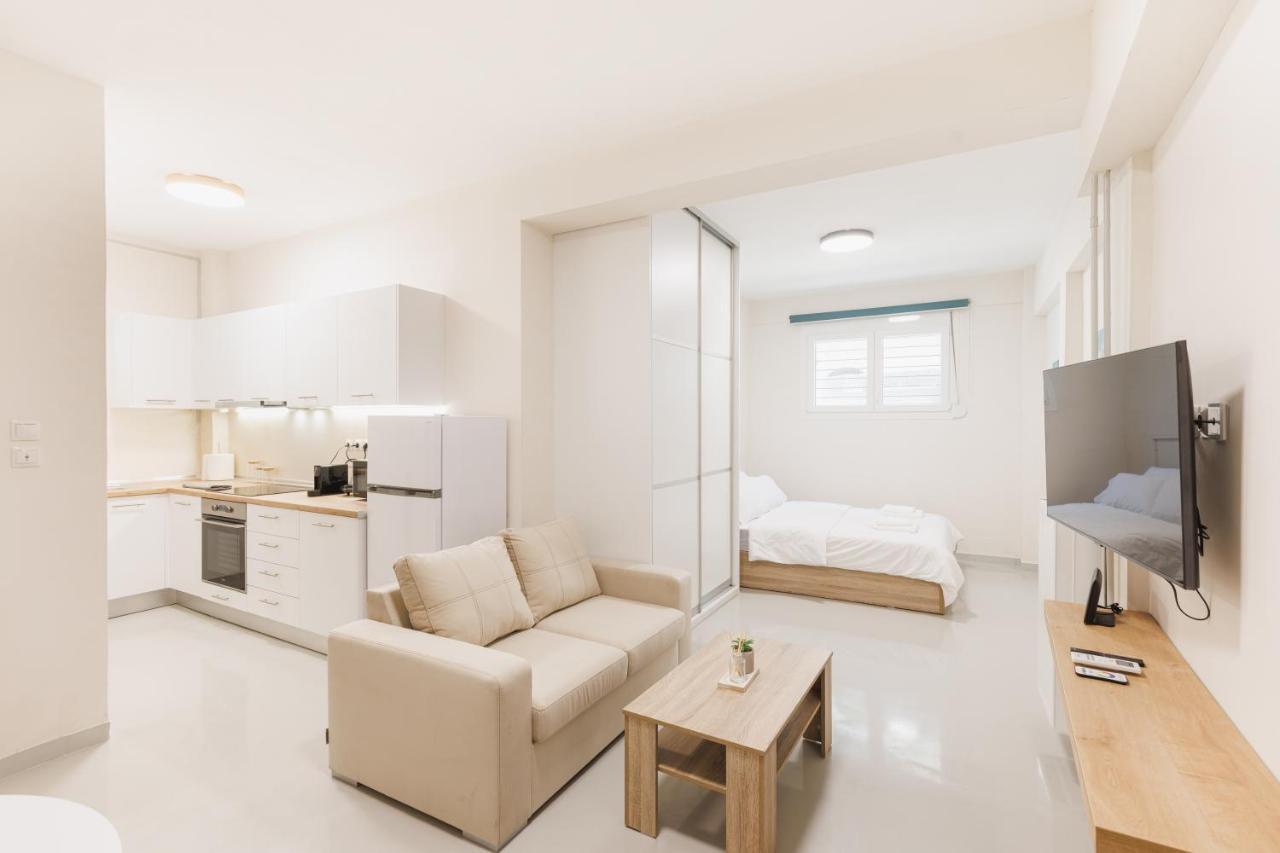 Fully Renovated Luxurious Semi-Basement Studio Atény Exteriér fotografie