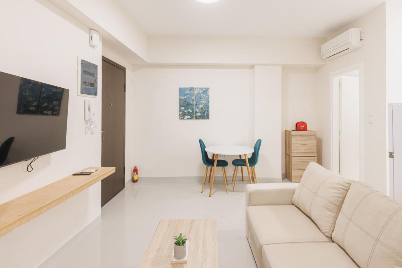 Fully Renovated Luxurious Semi-Basement Studio Atény Exteriér fotografie